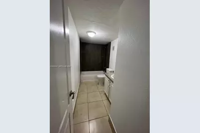 4400 W 16th Ave #432, Hialeah, FL 33012 - Photo 12