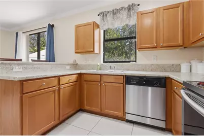 9033 W 33rd Avenue, Hialeah, FL 33018 - Photo 10