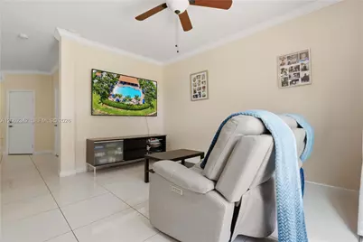 9033 W 33rd Avenue, Hialeah, FL 33018 - Photo 12