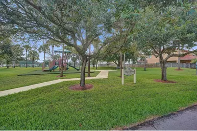 581 SW 169th Way, Weston, FL 33326 - Photo 28
