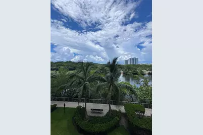 16385 Biscayne Blvd #305, North Miami Beach, FL 33160 - Photo 4