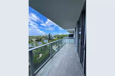 16385 Biscayne Blvd #305, North Miami Beach, FL 33160 - Photo 1