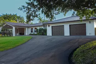 9980 SW 83rd Ave, Miami, FL 33156 - Photo 2