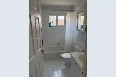 1092 SW 158th Ave, Pembroke Pines, FL 33027 - Photo 8