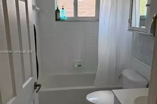 1092 SW 158th Ave, Pembroke Pines, FL 33027 - Photo 8