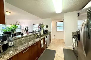 1033 SW 9th Ct, Miami, FL 33130 - Photo 4