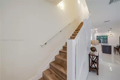 10425 NW 82nd St #4, Doral, FL 33178 - Photo 14
