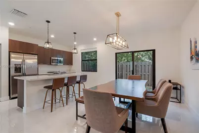 10425 NW 82nd St #4, Doral, FL 33178 - Photo 8
