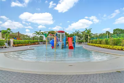10425 NW 82nd St #4, Doral, FL 33178 - Photo 32