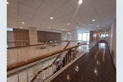 2899 Collins Ave #940, Miami Beach, FL 33140 - Photo 12