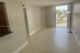 8075 NW 7th St, Miami, FL 33126 - Photo 16