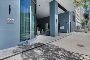 121 NE 5th St, Miami, FL 33132 - Photo 20