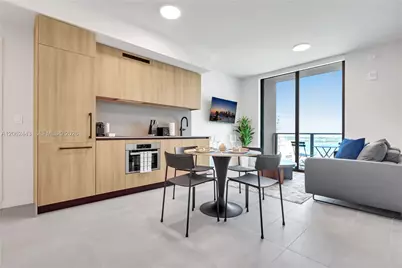 121 NE 5th St #2013, Miami, FL 33132 - Photo 8