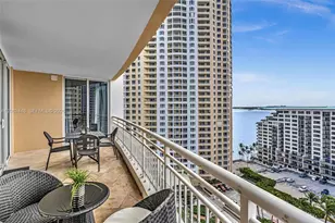 848 Brickell Key Dr, Miami, FL 33131 - Photo 2
