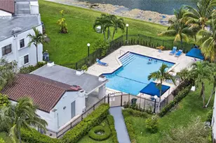 9429 Fontainebleau Blvd, Miami, FL 33172 - Photo 32