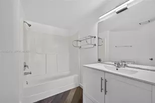 9429 Fontainebleau Blvd, Miami, FL 33172 - Photo 20