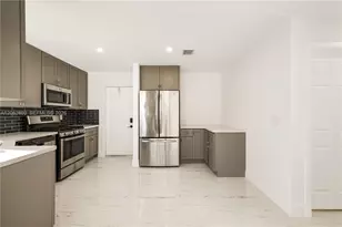 2111 N 14th Ct, Hollywood, FL 33020 - Photo 14