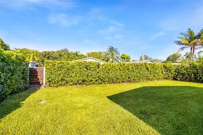 2111 N 14th Ct, Hollywood, FL 33020 - Photo 24