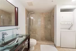 1750 N Bayshore Dr, Miami, FL 33132 - Photo 16