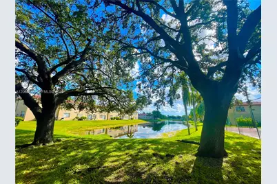 8630 SW 3rd St #101, Pembroke Pines, FL 33025 - Photo 30