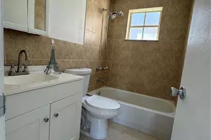 8630 SW 3rd St, Pembroke Pines, FL 33025 - Photo 18
