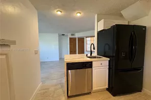 8630 SW 3rd St, Pembroke Pines, FL 33025 - Photo 10