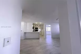 8630 SW 3rd St, Pembroke Pines, FL 33025 - Photo 12