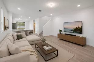 713 SE 15th Ave, Homestead, FL 33033 - Photo 2