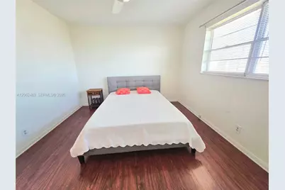 319 NE 14th Ave #702, Hallandale Beach, FL 33009 - Photo 18