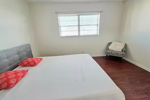 319 NE 14th Ave, Hallandale Beach, FL 33009 - Photo 20
