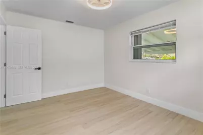 1000 NW 23rd Ter, Pompano Beach, FL 33069 - Photo 34