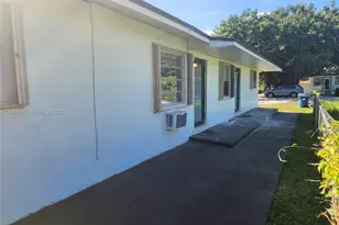 836 NW 98th St, Miami, FL 33150 - Photo 2
