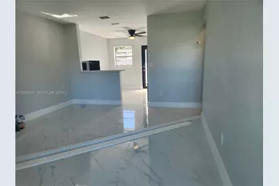 836 NW 98th St, Miami, FL 33150 - Photo 10