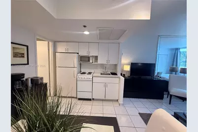 100 Lincoln Rd #314A, Miami Beach, FL 33139 - Photo 4