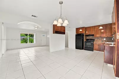 205 SW Kentwood Rd, Port Saint Lucie, FL 34953 - Photo 8