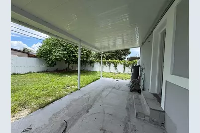 9016 NW 35th Ct, Miami, FL 33147 - Photo 8