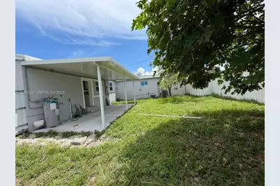 9016 NW 35th Ct, Miami, FL 33147 - Photo 10