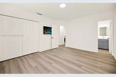 7710 NW 6th Ct, Pembroke Pines, FL 33024 - Photo 4