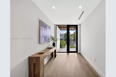 1034 SW 11th Ave, Miami, FL 33130 - Photo 6