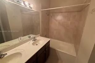 1015 NE 208th St, Miami, FL 33179 - Photo 16