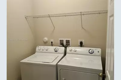 1015 NE 208th St, Miami, FL 33179 - Photo 10