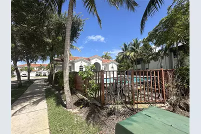 1015 NE 208th St, Miami, FL 33179 - Photo 26