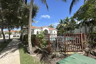 1015 NE 208th St, Miami, FL 33179 - Photo 26