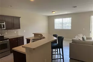 1015 NE 208th St, Miami, FL 33179 - Photo 4