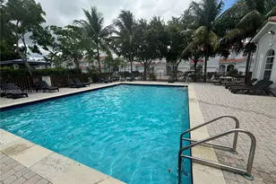 1015 NE 208th St, Miami, FL 33179 - Photo 28