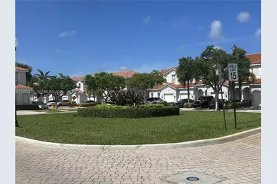 1015 NE 208th St, Miami, FL 33179 - Photo 24