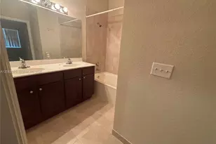1015 NE 208th St, Miami, FL 33179 - Photo 14