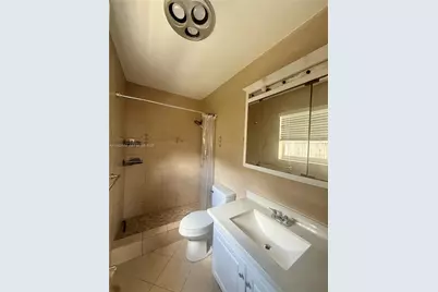 7710 NW 5th St, Pembroke Pines, FL 33024 - Photo 18