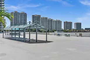 301 174th St, Sunny Isles Beach, FL 33160 - Photo 44