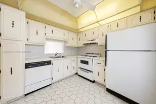206 SE 10th St, Dania Beach, FL 33004 - Photo 14